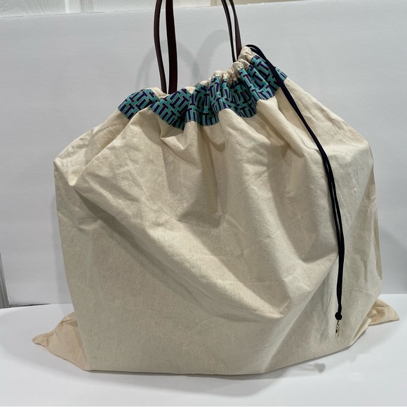 Tory Burch Burgundy Tote Bag - Picture 13 of 14